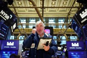 U.S.-Iran Tensions Ease, Tech Stocks Rally; Dow Hits Record High