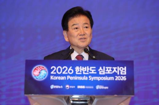 전북 5선 정동영 李 90도 큰절 인상적…李 전북도 신경 써달란 취지