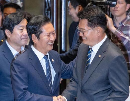 與, 송영길 노무현 적통 논란 여진…친청계 반발에 갈등 재점화