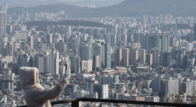 서울 남산에서 바라본 서울 시내 아파트 밀집 지역 모습 사진연합뉴스
