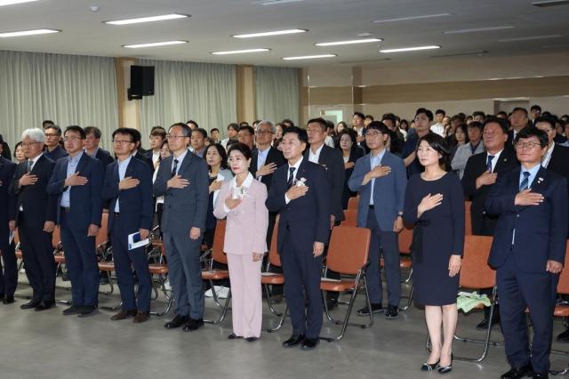 동해시청 본관 4층 대회의실에서 민선 9기 동해시장 취임식을 개최하고 있다 사진동해시