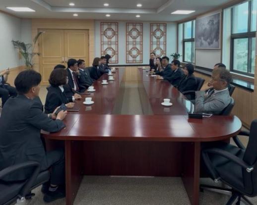 다수당 독식, 국회와 닮았다… 경산시의회도 의장단 싹쓸이 파행
