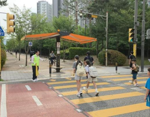 이현재 하남시장, 등굣길 교통봉사로 민선9기 첫 일정 시작
