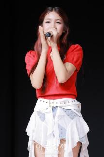 [포토] 인사말 하는 이리즈 리나(Lina)