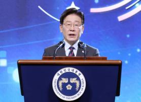 President Lee: We Must Keep Knocking on North Koreas Door