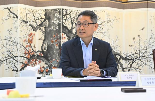 허장 재정경제부 2차관이 6월 24일 서울 종로구 정부서울청사에서 중동 전쟁 이후 공급망 정책간담회를 주재하고 있다사진재정경제부
