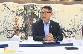 Korean Deputy Finance Minister Calls for Economic Strategy in Post-Middle East Era