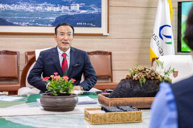김홍열 청양군수 취임 후 첫 행보로 유관기관 방문 모습사진청양군