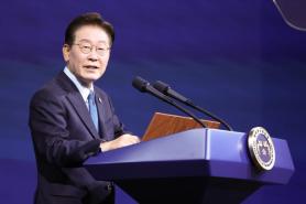 President Lees Approval Rating at 58%, Democratic Party at 42%