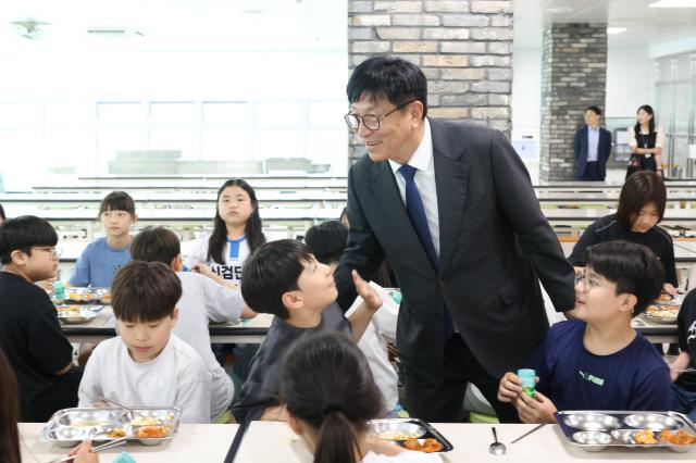 도성훈 교육감이 인천신검단초등학교를 방문했다 사진인천시교육청