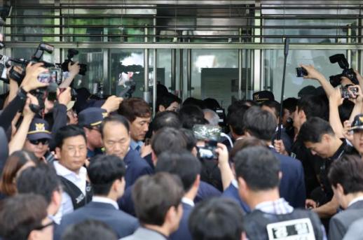 국조특위 투표용지 부족 사태 후 부실 보관 질타