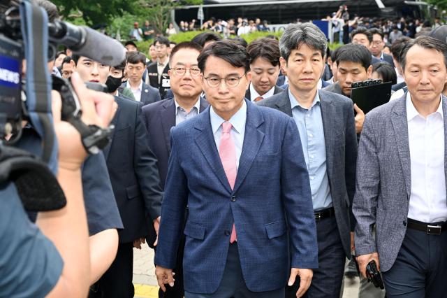 선관위 국조특위, 봉쇄 27일 만에 올림픽공원 개표소 진입