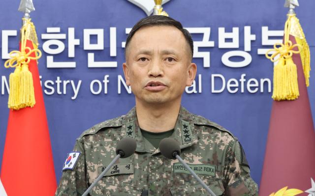 2일 서울 용산구 국방부에서 최장식 육군참모차장이 73사단 예비군 사망 사건 조사결과 브리핑을 하고 있다 사진연합뉴스
