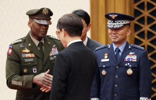 Taking command is easier than commanding the war