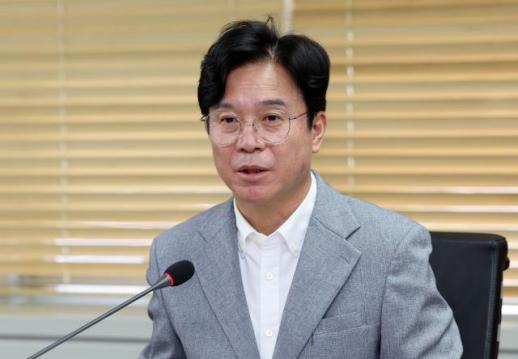 제조업체 만난 김영훈 노동장관 동일 사고 재발, 위험 방치 증거