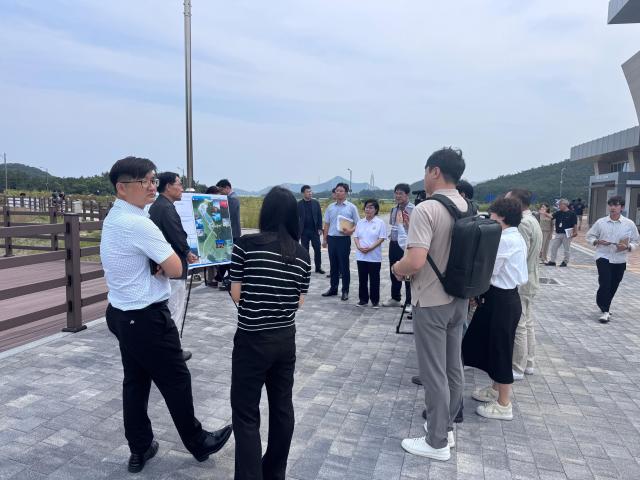 김재준 시장 오션팔레트 현장 직접 점검 모습사진군산시