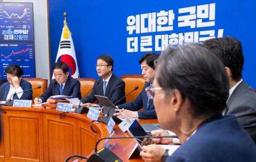 5·18 언급하다 울컥…한병도 인간이라면 폄훼 안돼