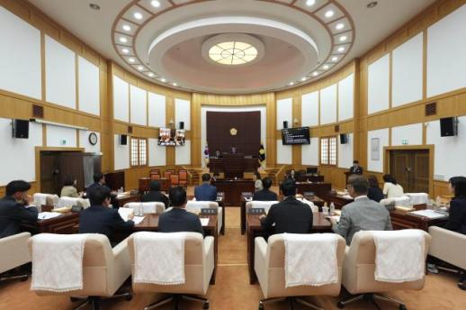제10대 경산시의회 전반기 원구성 완료…의장에 김인수 의원