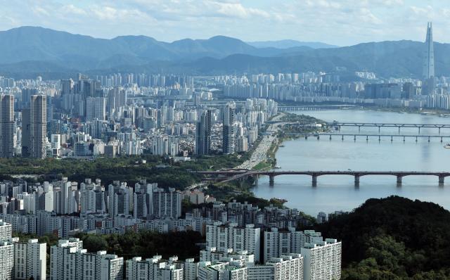 서울 남산에서 바라본 강북 집합건물아파트·다세대·연립·오피스텔 모습 사진연합뉴스
