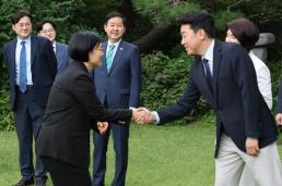 외교부 한국 선박 1척, 호르무즈 해협 통과해 항행 중