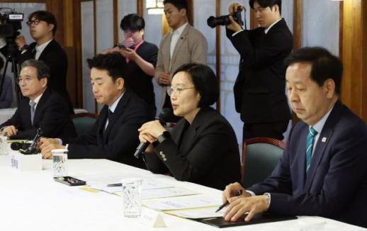 韓총리 3대 메가프로젝트 속도감 있게 실행...새 성장시대 열게 될 것