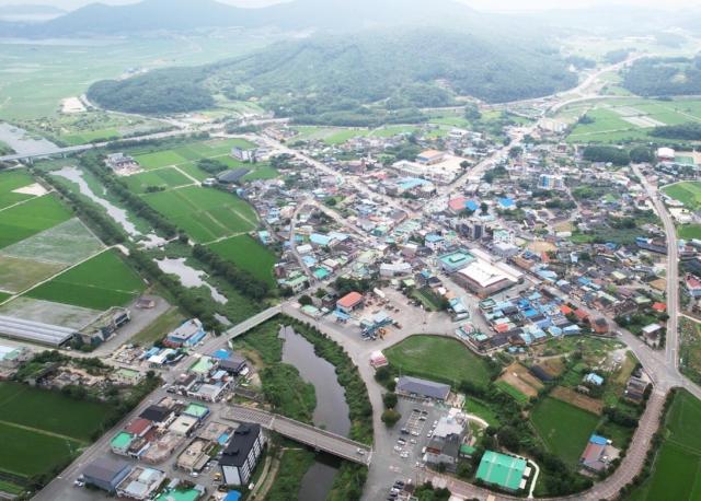 전남광주통합특별시는 농림축산식품부의 ‘2027년 일반농산어촌개발사업’ 공모에서 전국 15개 지구 가운데 전국 최다인 7개 지구가 선정돼 농촌 생활 사회간접자본SOC 확충과 정주여건 개선에 탄력을 받게 됐다사진전남광주통합특별시