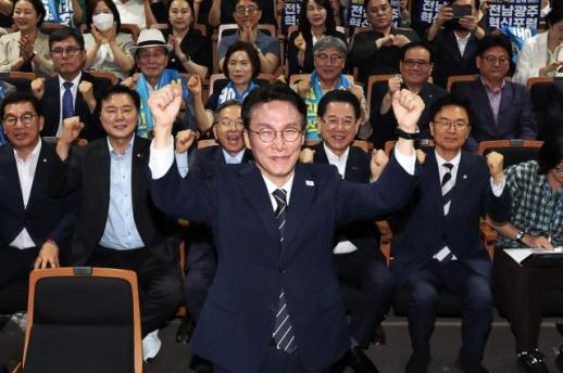  與 전대 본격 당권 레이스…김민석 기선제압