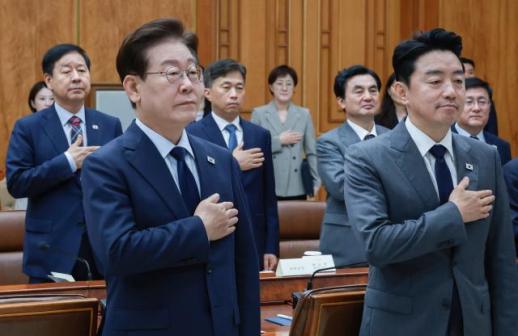 李, 메가 프로젝트 속도전 주문…野엔 협조 못 하면 방해도 말라