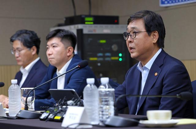 K-축구 혁신위원회가 6일 서울 올림픽파크텔에서 출범했다 최휘영 장관이 모두발언을 하고 있다사진문체부