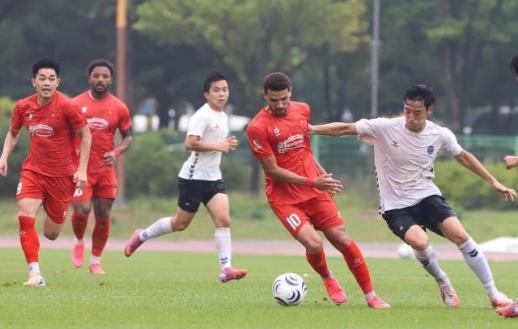 베트남, 韓 전지훈련 첫 경기 6-0 승리... 현지선 3부 팀 이긴 게 자랑? 반응도