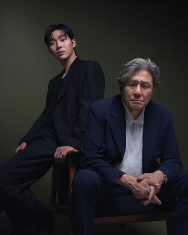 맨 끝줄 소년 최현욱왼쪽 최민식 사진넷플릭스