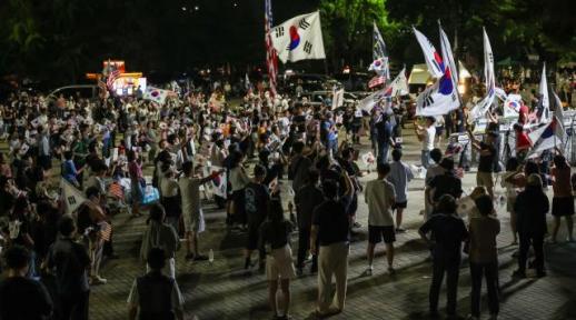 Koreas ruling party dominance wanes as young voters lose faith 