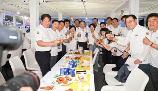 [단독] 추경호 대구시장 취임 첫날 공짜 치맥…청탁금지법 위반 도마 위
