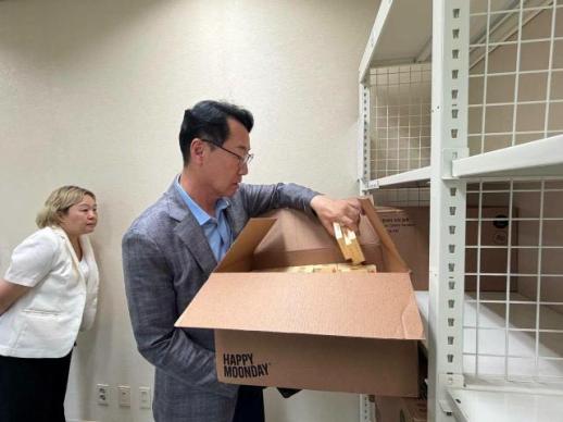 정명근 화성시장, 공공 생리대 비치 현장 점검...68개소 이용 시작
