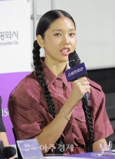 [포토] 소감 말하는 미미 (청룡시리즈 핸드프린팅)