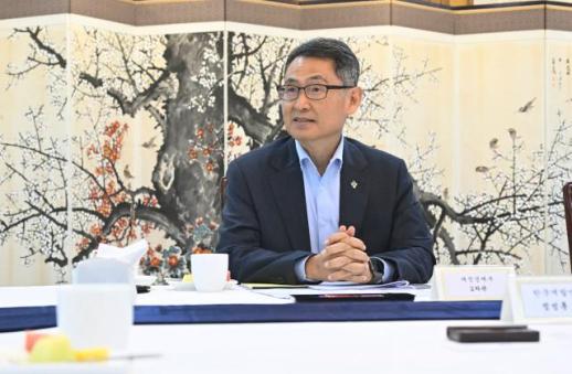 원화, 규제통화서 자유교환통화로…정부 로드맵 이달 공개