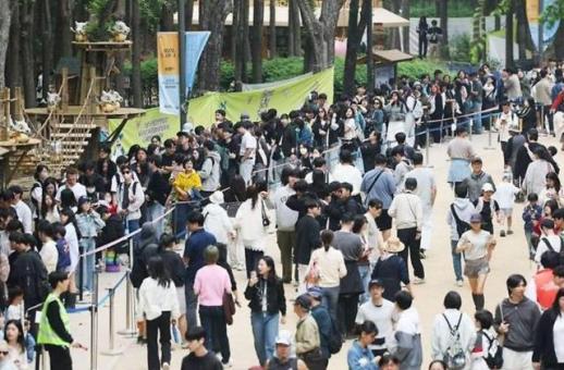 매장 입장시 초상권 자동 동의?…팝업스토어 24곳, 개인정보 고지 미흡