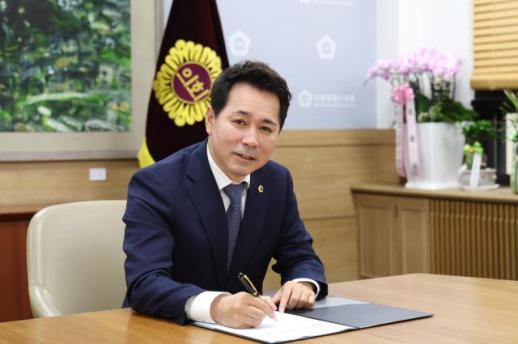 임만균 서울시의회 의장, 1호 결재는 연1일 직원 특별휴가