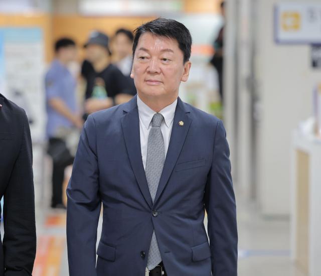 안철수 계엄 표결 불참은 경찰 때문…당 차원 방해 없어