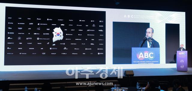 정소영 엔비디아코리아 대표가 9일 오후 서울 중구 더 플라자 호텔에서 열린 ABC 개국 기념 AI 생태계 혁신 포럼에서 New Industrial Revolution driven by AI Factory라는 주제로 강연을 하고 있다 사진유대길 기자