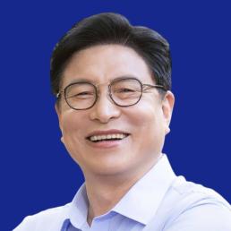 광화문 일민미술관서 낫 휘두른 70대 검거