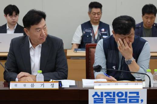 최저임금 논의 막판 줄다리기…勞 과감한 인상 vs 使 지불능력 한계