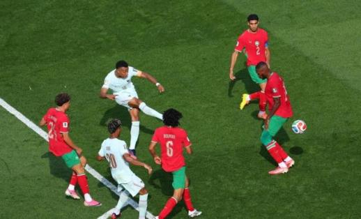 [World Cup Bắc Trung Mỹ] Pháp đánh bại Morocco 2-0, vào bán kết