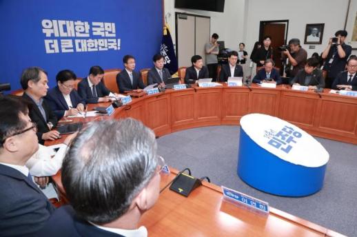 ​​​​​​​與, 선호투표제·청년최고위원 도입에 친명·친청 내분…1년 전 합의 vs 선거 혼란