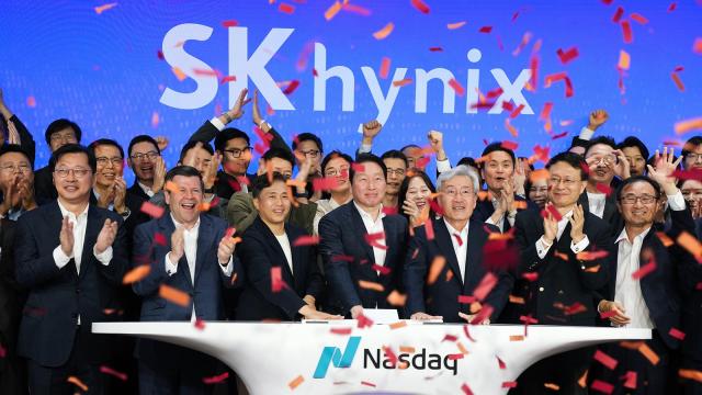 SK hynix rings in Nasdaq debut with record U.S. share sale