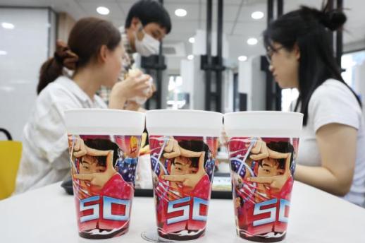 韩国麦当劳开售孙兴慜杯