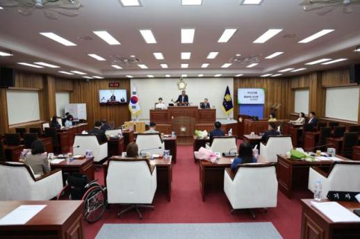 무안군의회, 제10대 전반기 의장단 구성 완료…임윤택 의장 선출