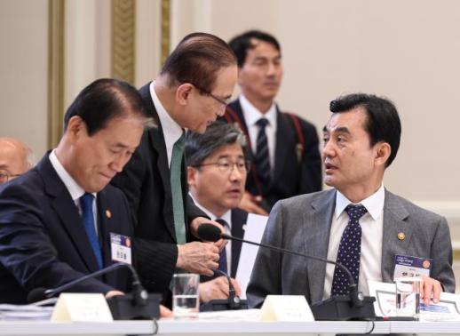 安 탈영 의혹 공세…정점식 병적기록 공개 안 하면 탄핵 검토 