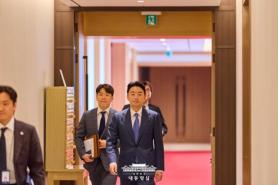 Seoul sends presidential chief to Qatar for emirs funeral