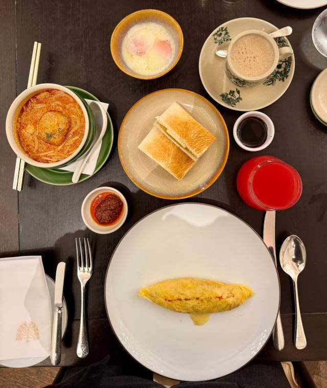 래플스 호텔 싱가포르 티핀 룸에서 맛볼 수 있는 조식 메뉴들의 모습 사진강상헌 기자